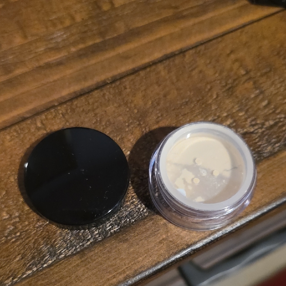 Skincare Sample - Picture 4 of 10